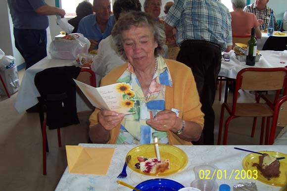 D&eacute;d&eacute;e Mollard n&eacute;e Grandjacques
(B&eacute;n&eacute;) f&ecirc;te son anniversaire.